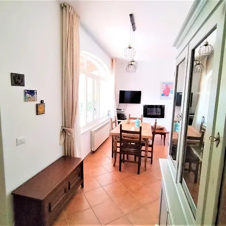 Rosa Sea View Apartment